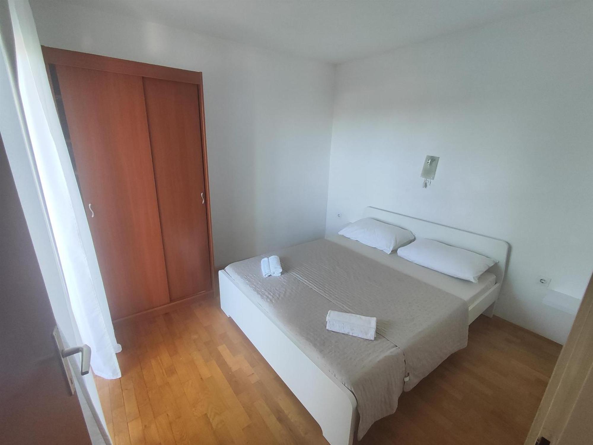 Apartments Sime Лопар Екстер'єр фото